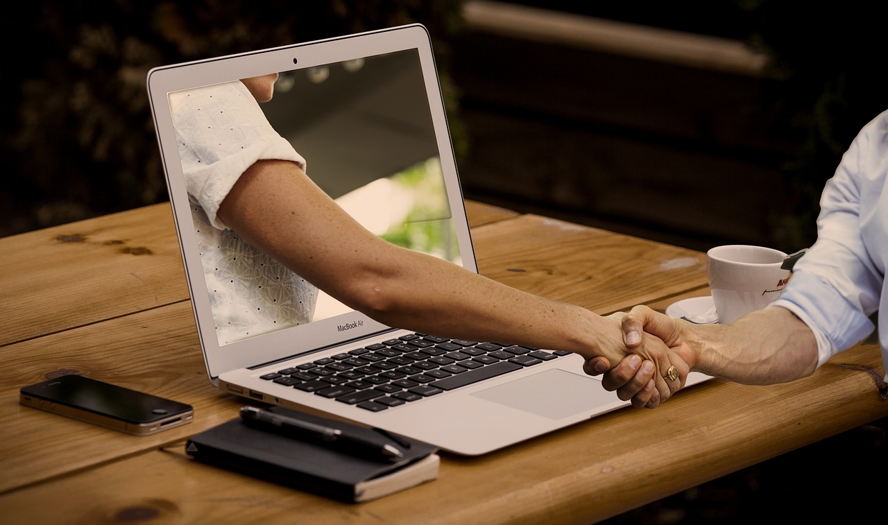 Internetowe biuro rachunkowe ? oszczędność czasu i pieniędzy