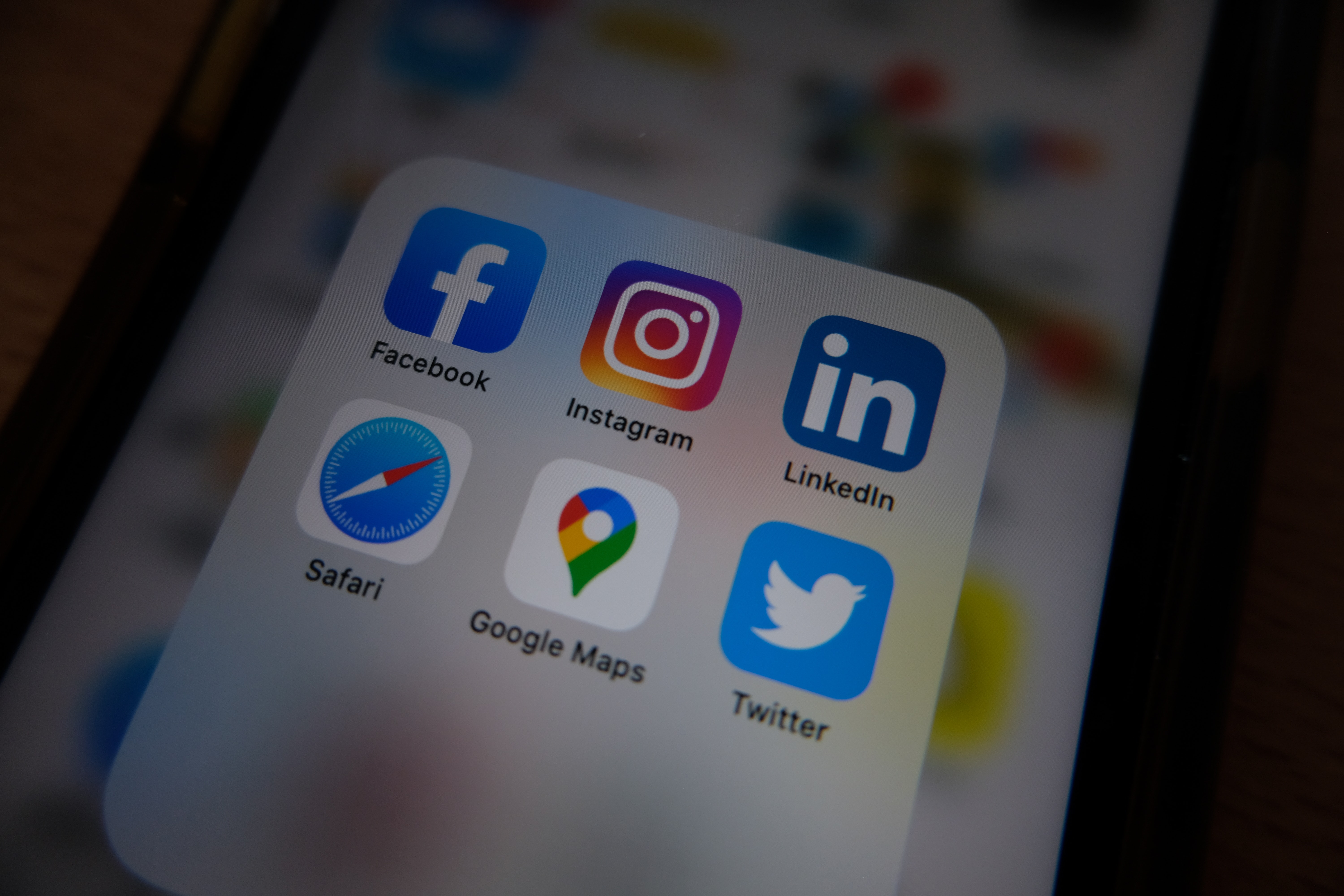 10 punktów, które pomogą Ci znaleźć pracę za pośrednictwem Linkedin